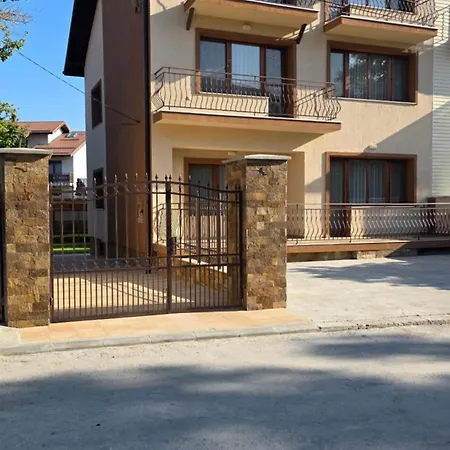Gogemi Guest house *